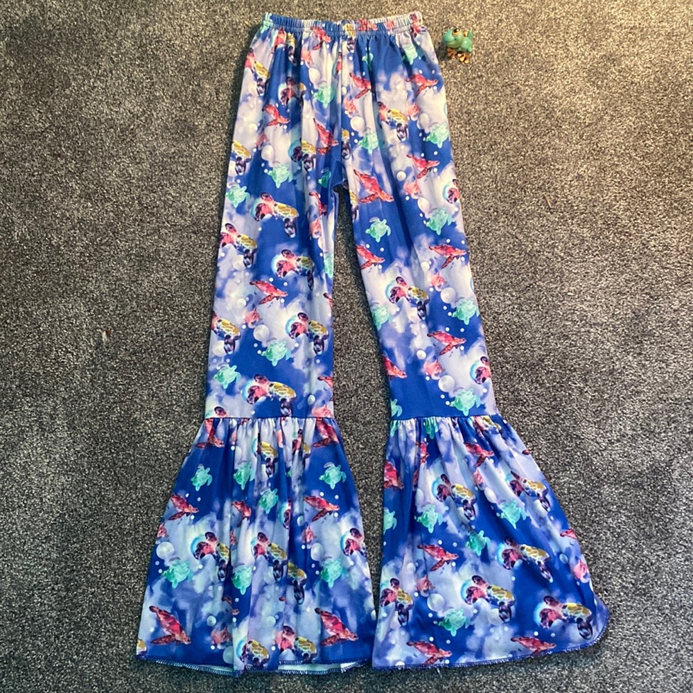 Turtle print bell pants